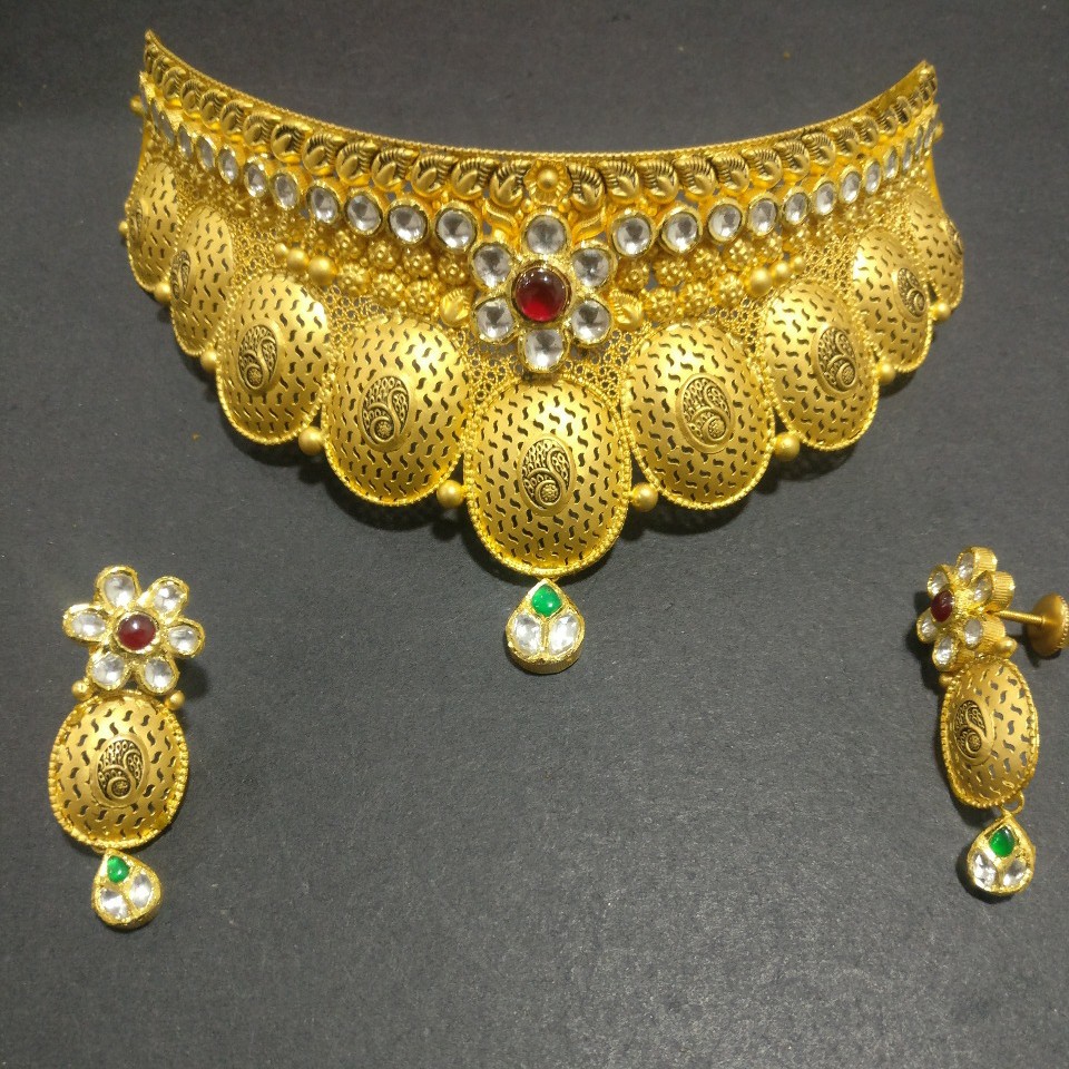 Antique choker