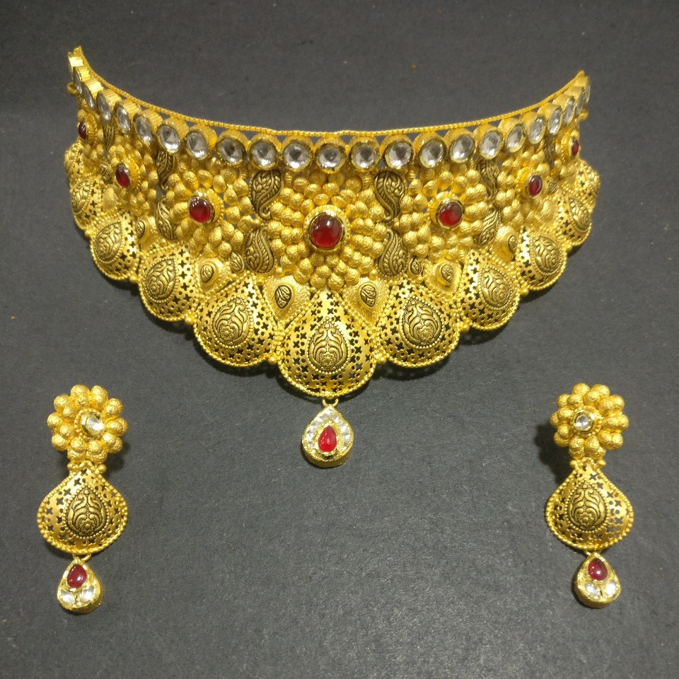 Antique choker