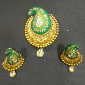 Antique pendent butti
