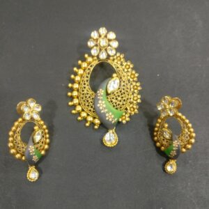 Antique pendent butti