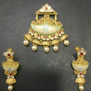 Pendent butti