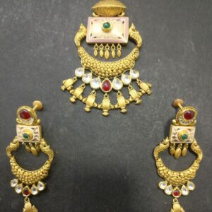 Pendent butti