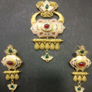 Antique pendent butti