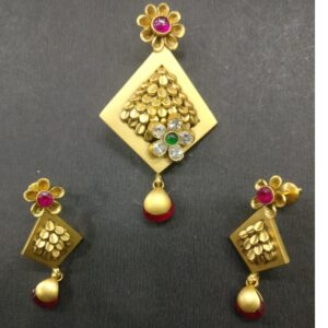 22Kt Gold Antique Pendant Set KG-P0258