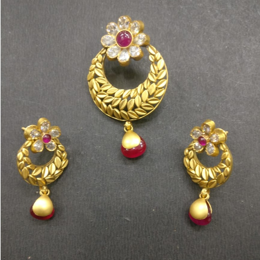 22kt Light Weight Antique Gold Pendant Set KG-P030