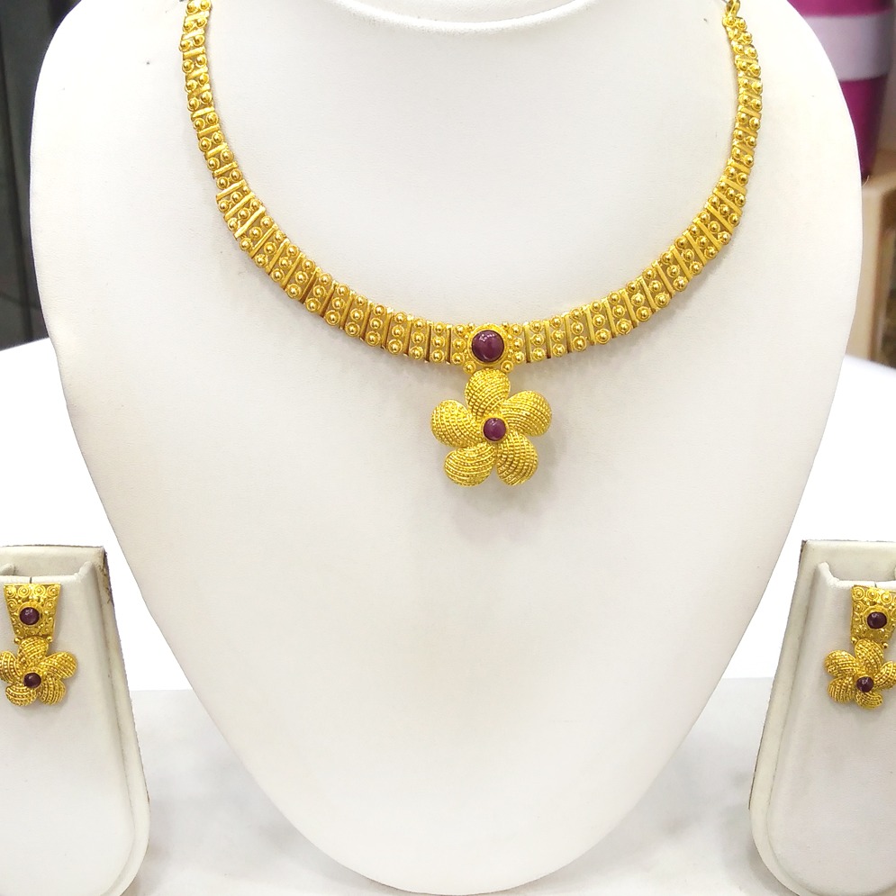 916 Gold Delicate Flower Design Necklace Set RJ-N011