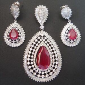SILVER PENDANT SET WITH COLOR STONE