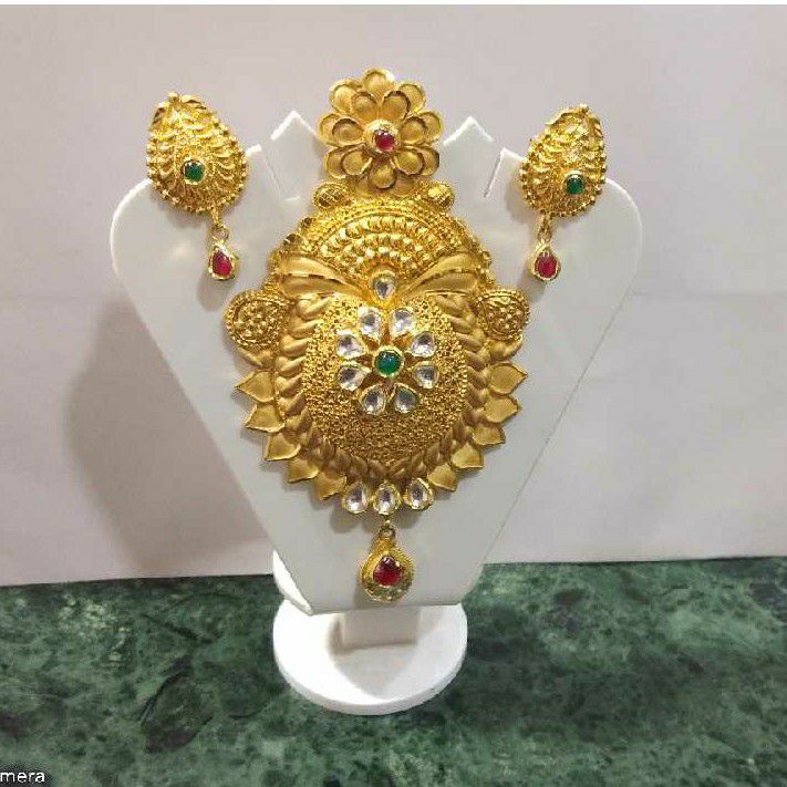 916 Gold Antique Pendant Set