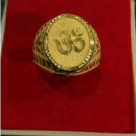 18Kt Gold Fancy Gents Ring