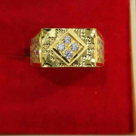 18Kt Gold Fancy Ladies Ring