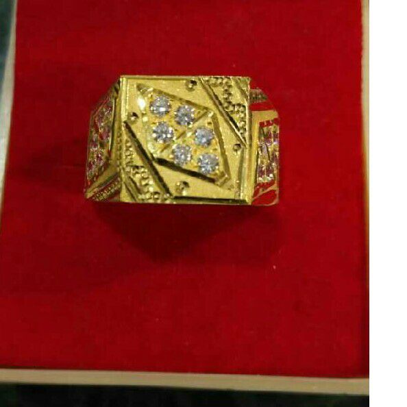 18Kt Gold Classic Gents Ring