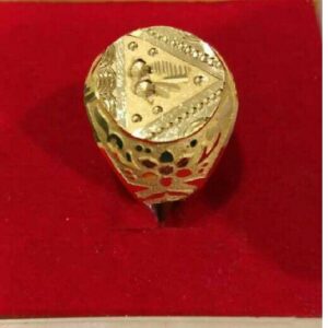 18Kt Gold Exclusive Gents Ring