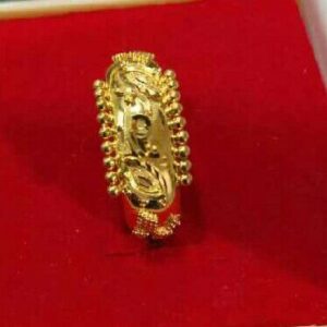 18Kt Gold Fancy Attractive Ladies Ring