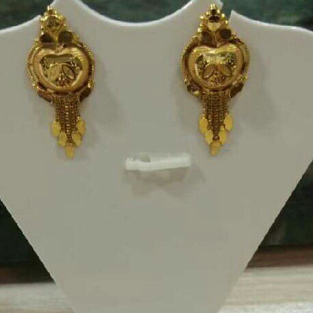18Kt Gold Fancy Ladies Buti