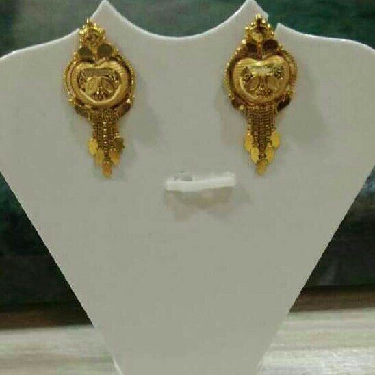 18Kt Gold Fancy Attractive Buti