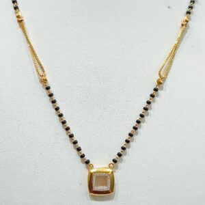 22 KT SQUARE PANDAT MANGALSUTRA