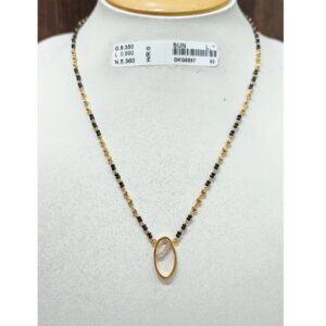 22 kt oval dalicate pandant mangalsutra