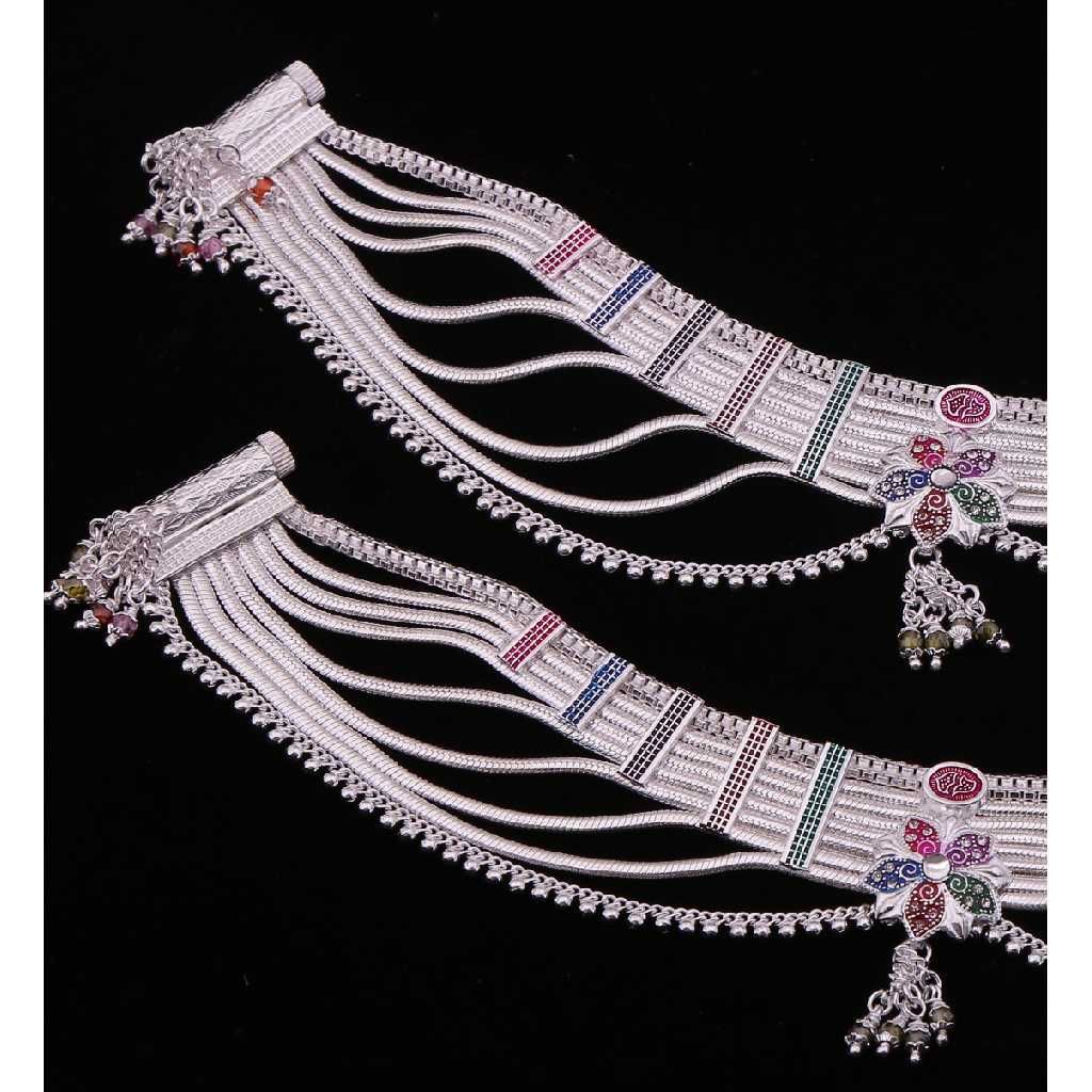 Silver Stunning and Fashionable payal for Ladies - Image 2