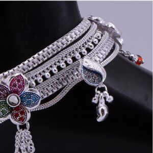 Broad Flower Style Silver Payal
