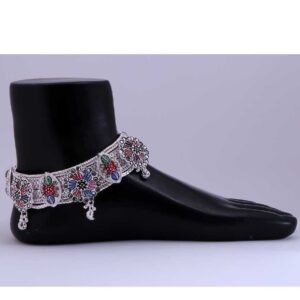 Broad Flower Style Silver Payal