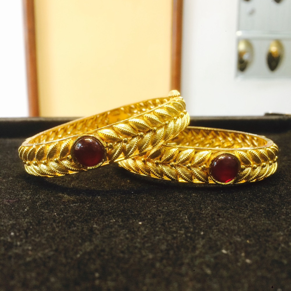 Gold antiq patla