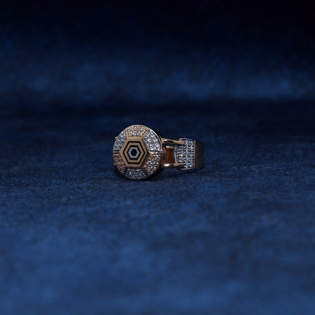 18kt hallmarked fancy rose gold ring for men - Image 2