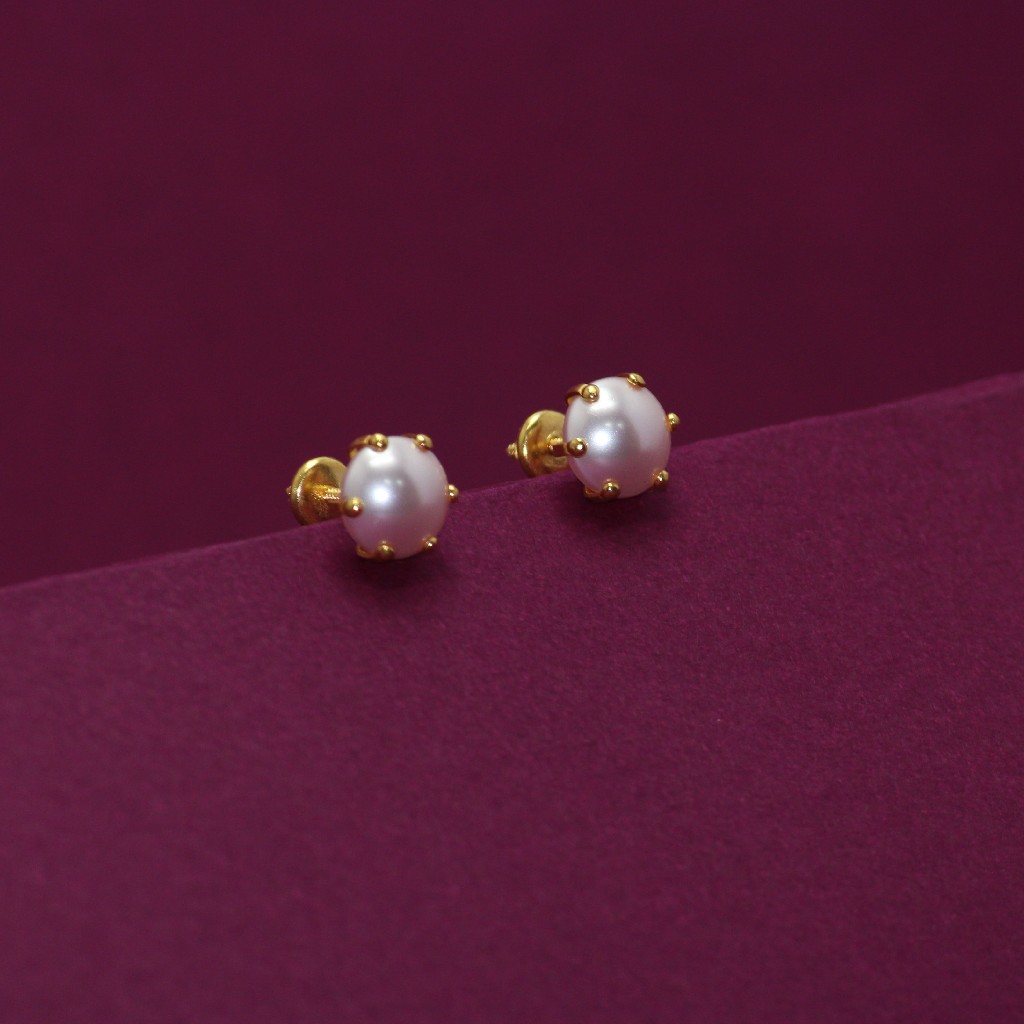 22KT Hallmarked Earring With Moti