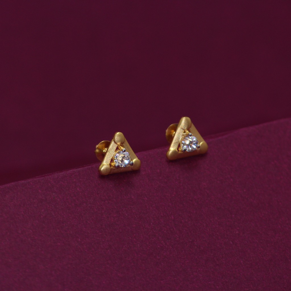 20KT Hallmarked Triangle Earring
