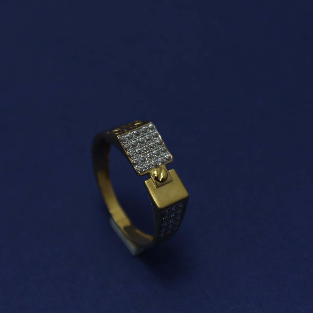 22KT Gold Hallmarked Exclusive Men's Ring