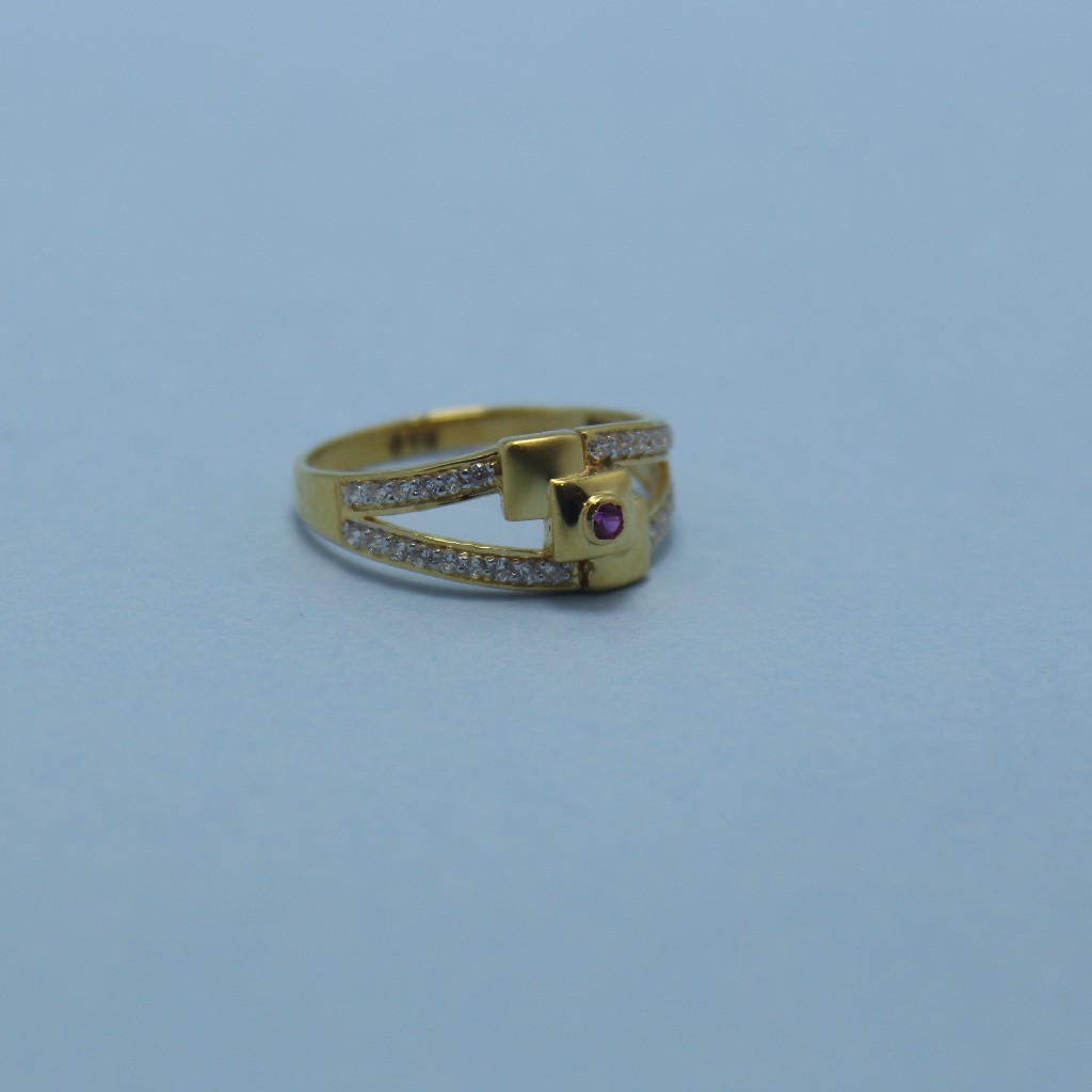 22KT Hallmarked Fancy Ladies Ring