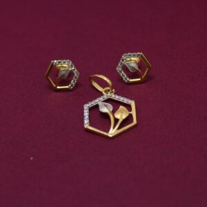 916 Hallmarked Beautiful Leaf Design Pendant Set