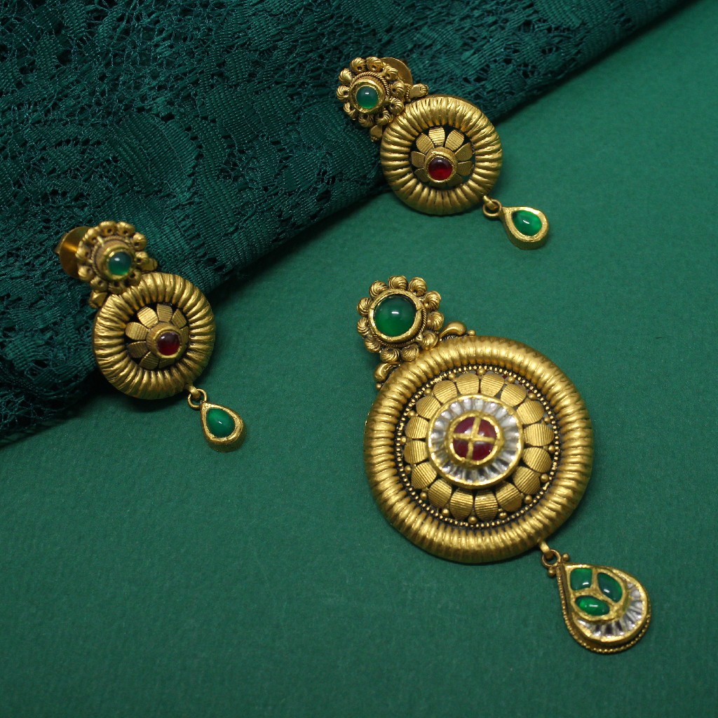 22KT hallmarked  Classic pendant set for women
