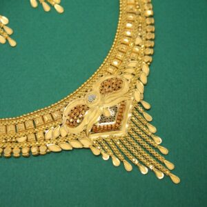 22K Hallmarked Beautiful And Simple Necklace With Attractive Earrings