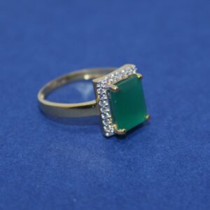 22K Hallmarked Green Colour Stone Ladies Ring