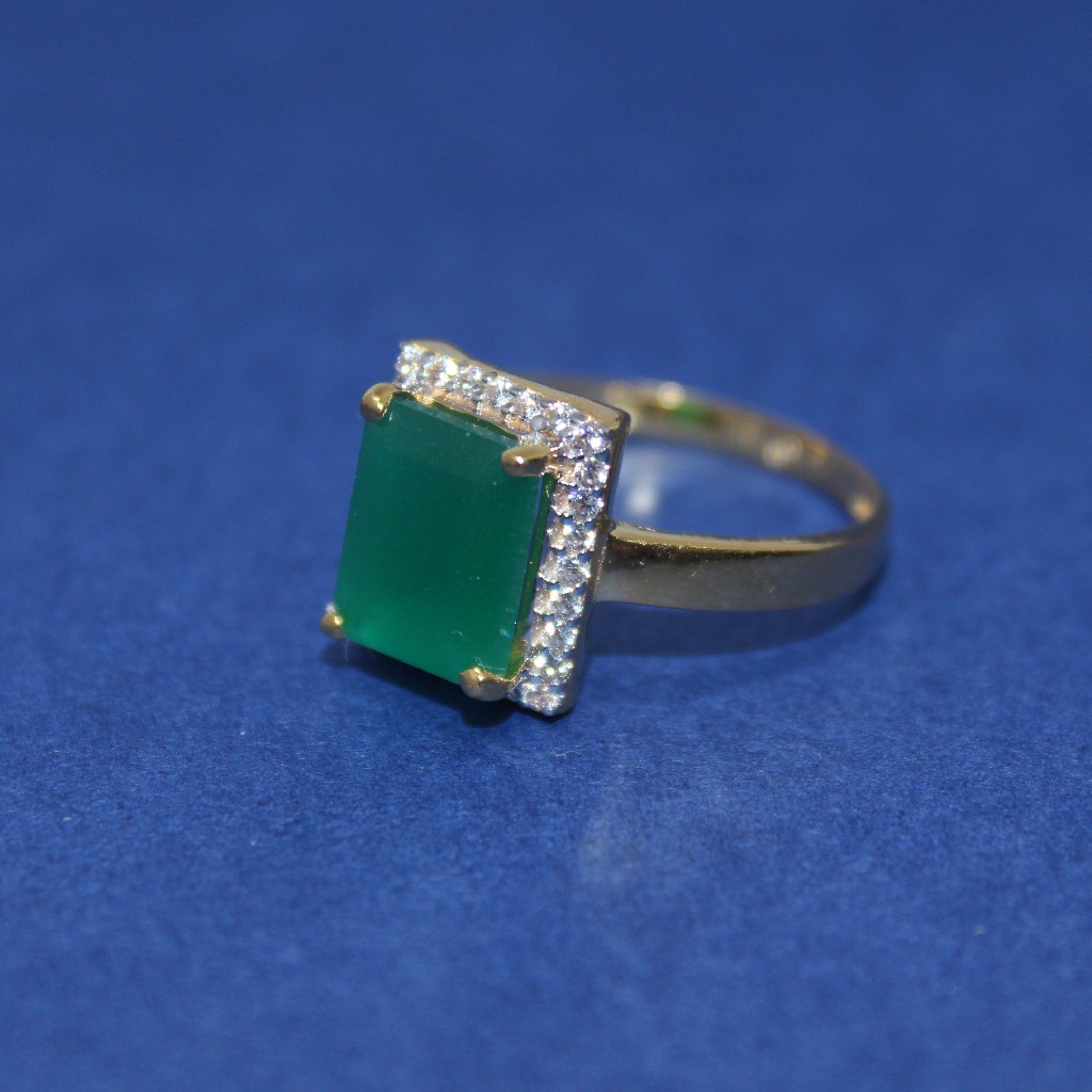 22K Hallmarked Green Colour Stone Ladies Ring