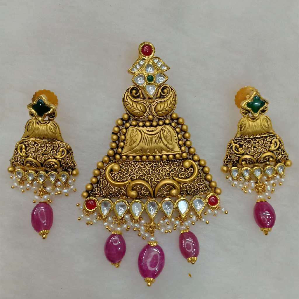 22KT Gold Traditional Pendants Set Aps-009