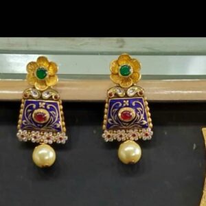 22 kt antique set