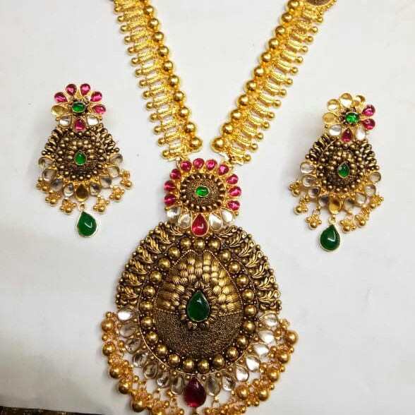 22 kt gold necklace set