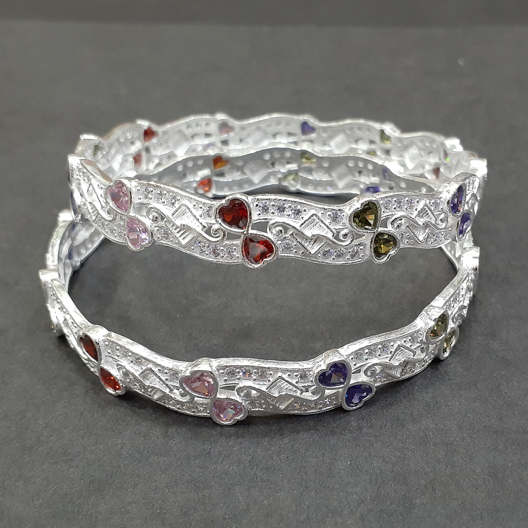 Heart stone 925 silver bangle