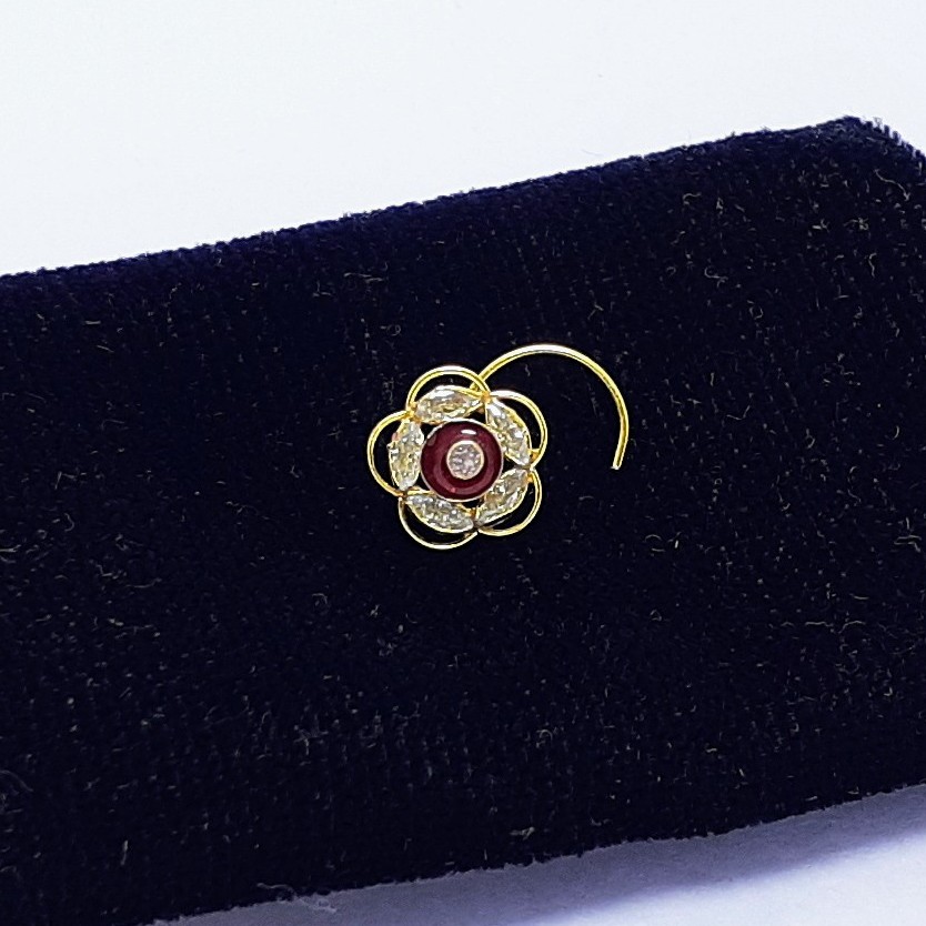 Gold nosepin