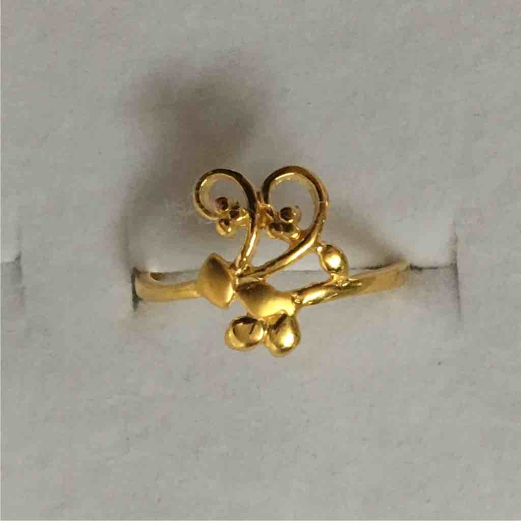 22 Carat Ladies Gold Ring