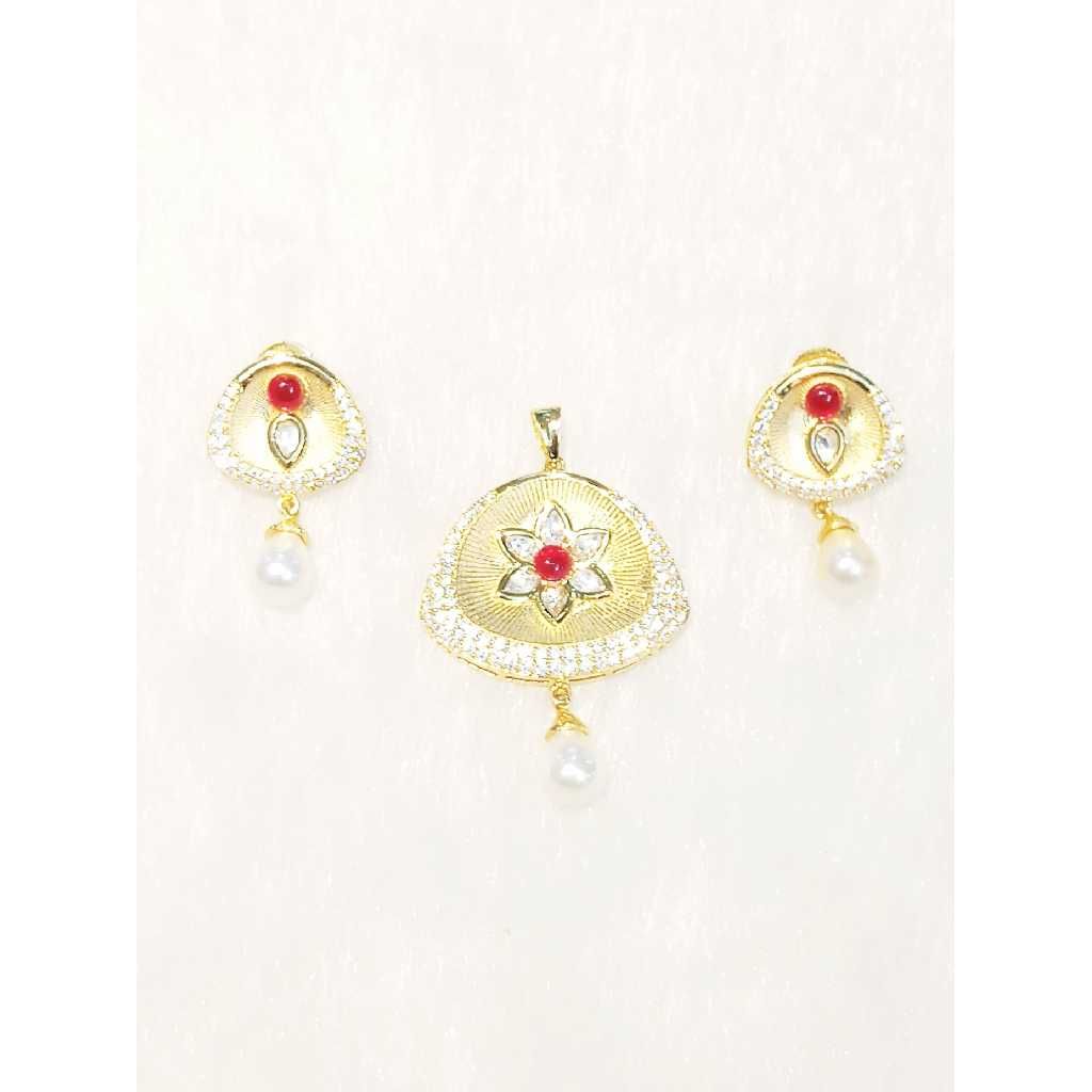 Kundan Pearl Ladies Pendant  Set