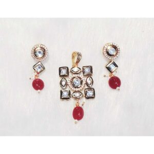 Exclusive Kundan Pendant Set