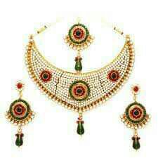 Attractive Kundan Necklace Set