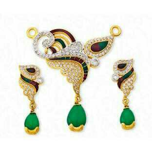 22K / 916 Gold Yellow Special Ladies Pendant Set
