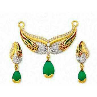 22K / 916 Gold Ladies Classic Pendant Set
