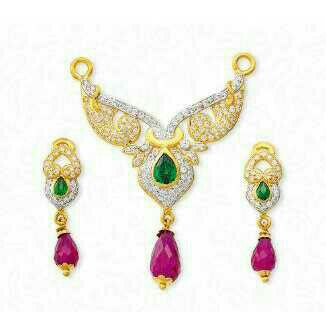 22K / 916 Gold Diamond Pendant Set