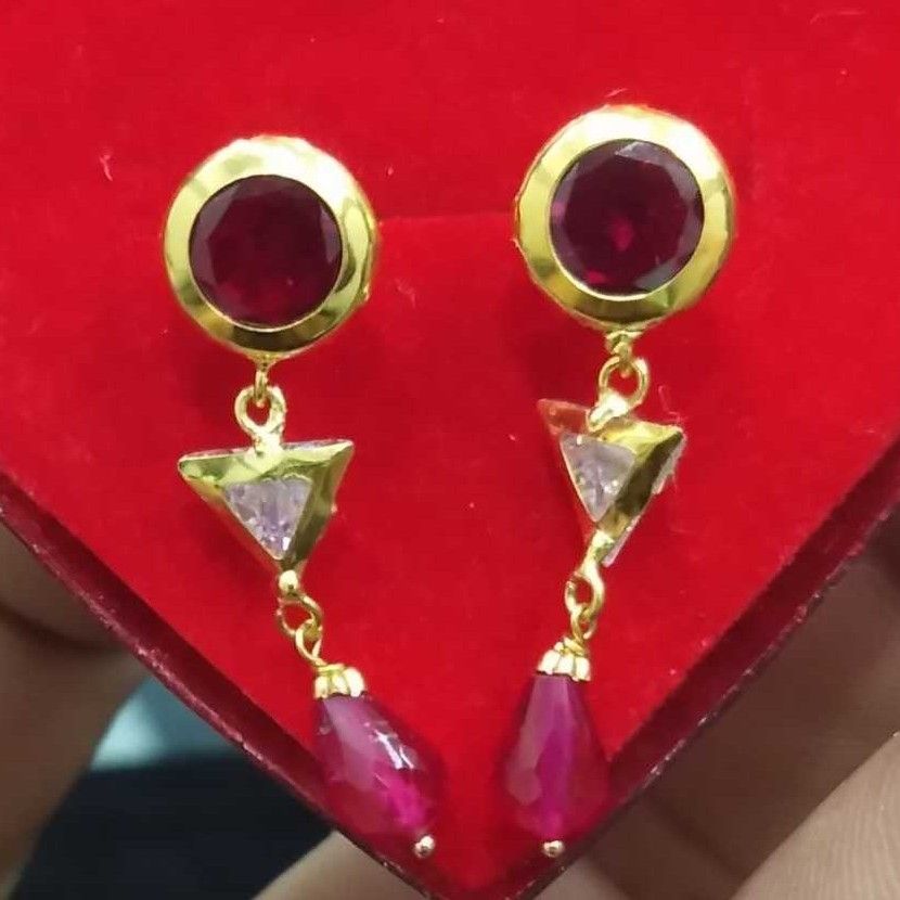18KT Yellow Gold Ladies Color Stone Designer Butti (Earring)