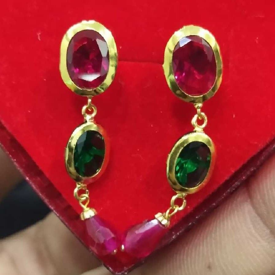 18KT Gold Ladies Indian Color Stone Attractive Butti