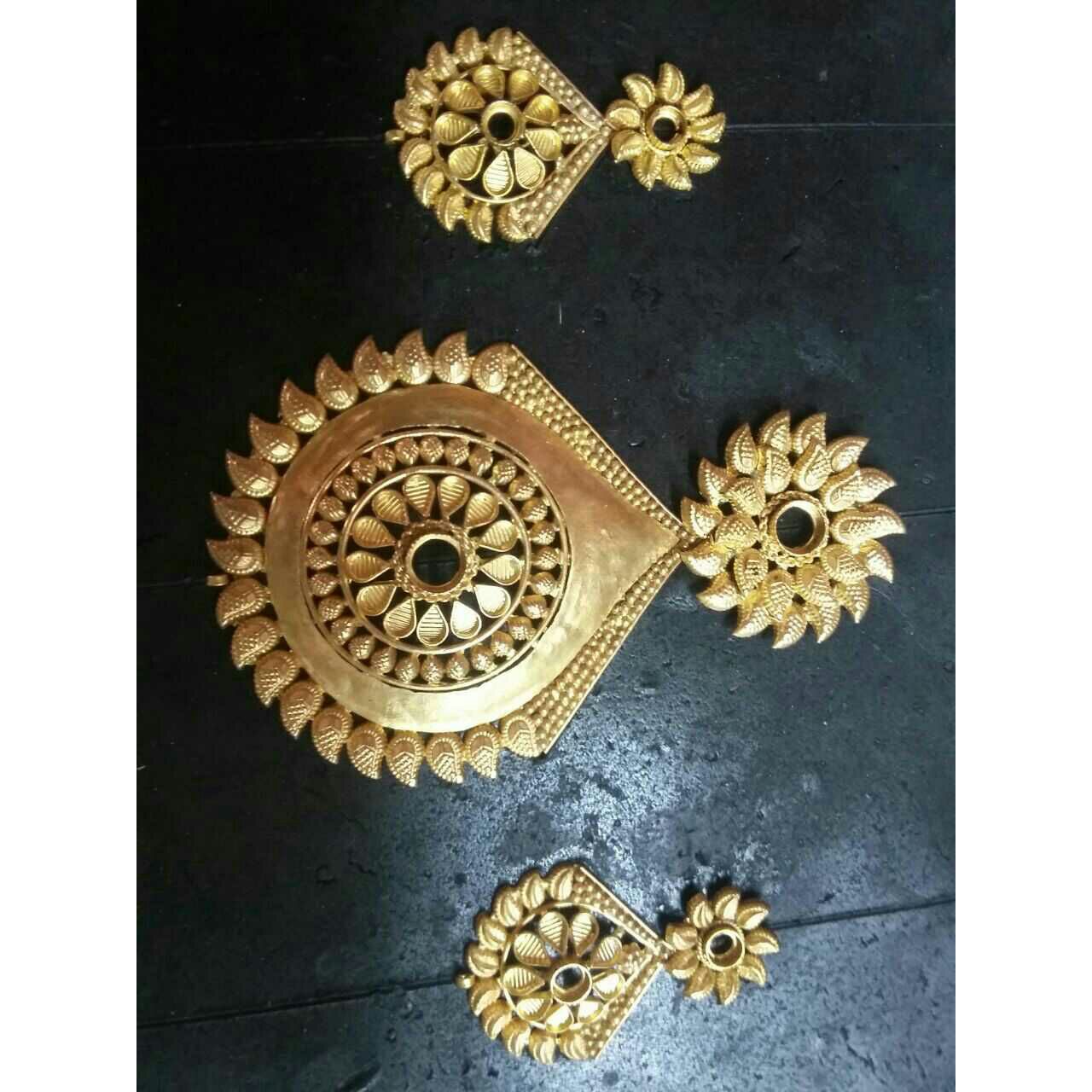 22k Gold Ladies Indian Pendant Set